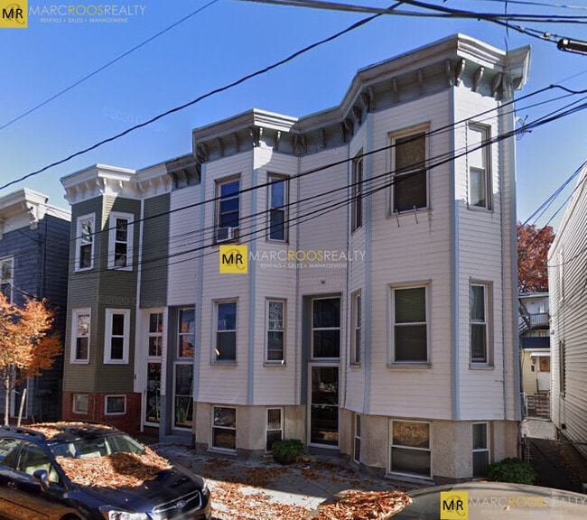 Building Photo - 10 Fulkerson St Rental