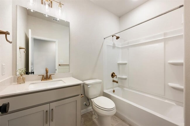 Photo - 206 Lake Shore Dr