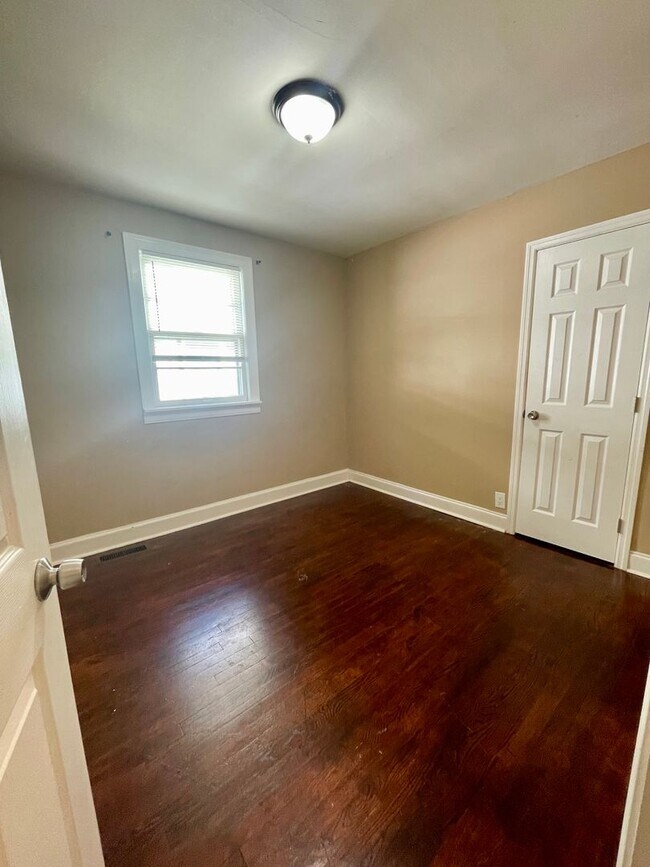 Photo - 208 Lutie St