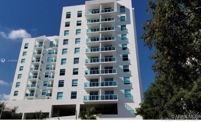Building Photo - 1723 SW 2nd Ave Unit 805