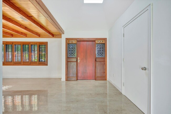 Beautiful West of the Trail 3 Bed 2 Bath - Image 