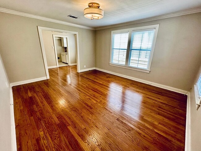 Building Photo - 611 Lakeland Dr Unit 611