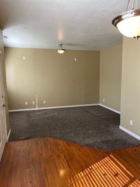 514 W 1490 N