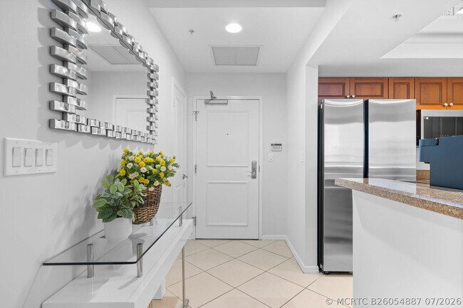 Building Photo - 347 N New River Dr E Unit 405