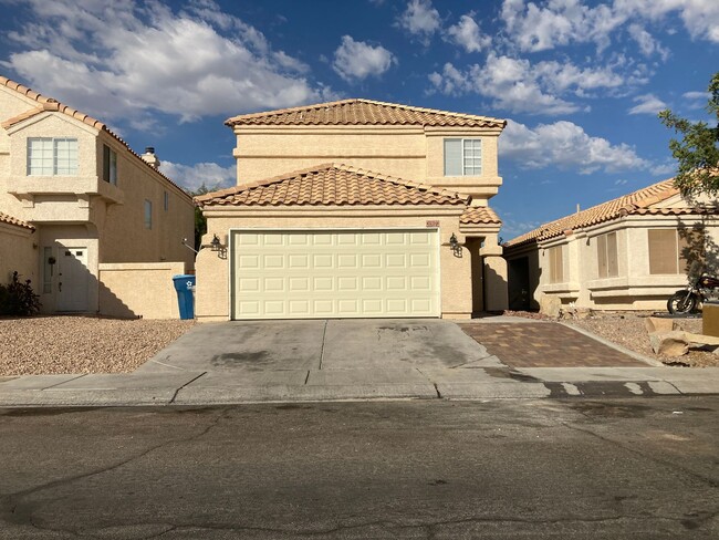 2-story, 4-bedroom, 2.5-bathroom home loca... - 2-story, 4-bedroom, 2.5-bathroom home loca...