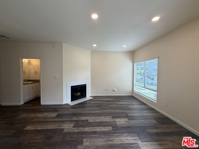 1127 Glenville Dr Unidad 2