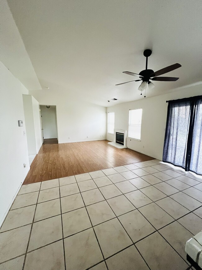 Photo - 575 W Cinnamon Ave