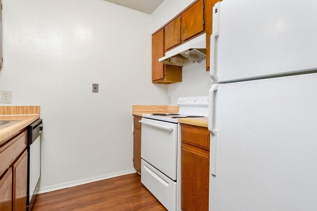 Photo - Tiffany Square Apartments