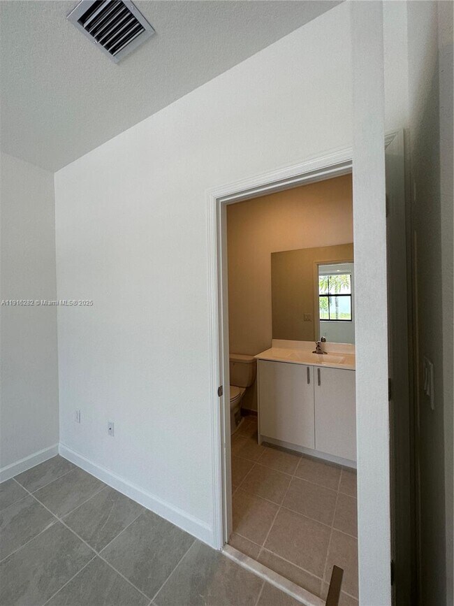 Photo - 28471 SW 132nd Ct