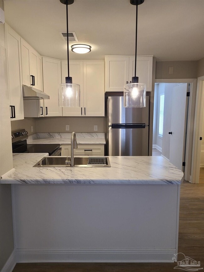 Photo - 501 E Burgess Rd