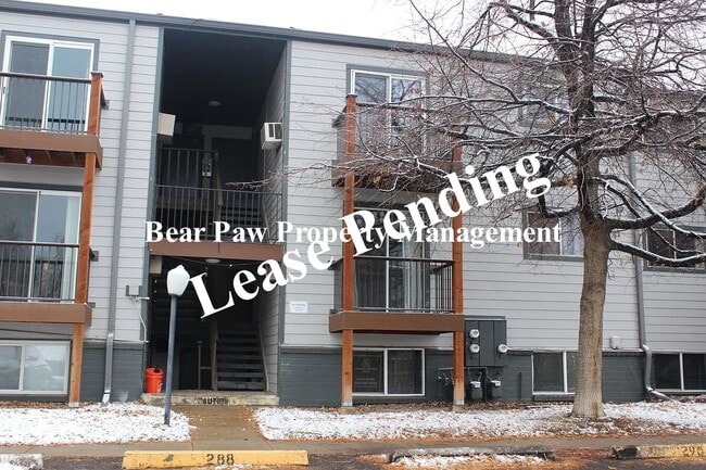 Building Photo - 2 bedroom condo in Golden, Convenient Location! Unit R4