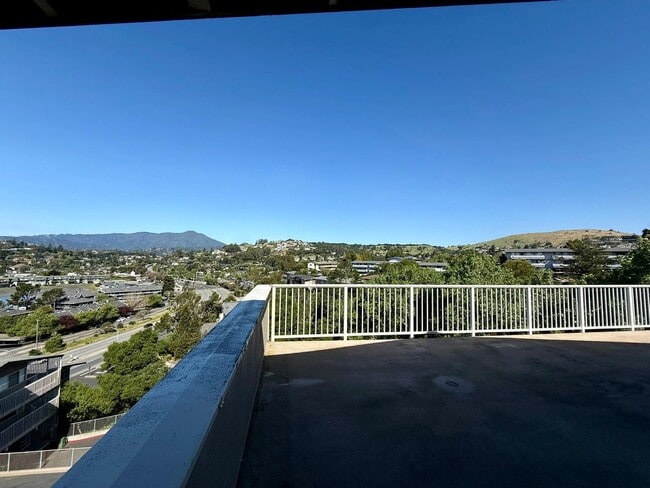Photo - BEAUTIFUL UPPER 3BD/2BA UNIT PLUS BONUS ROOM. TIBURON CONDO. MT.TAM VIEWS! Unit 78