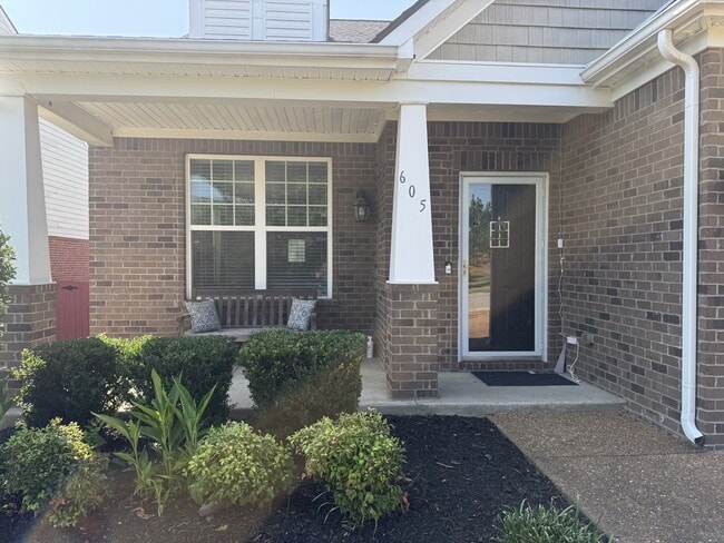 Photo - 605 Foster Ln
