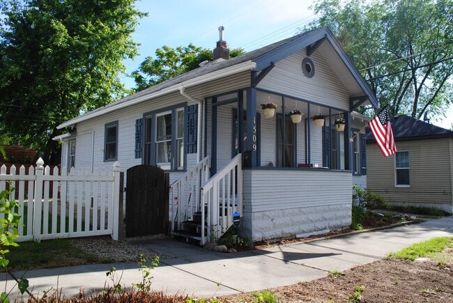 Building Photo - 1509 West Hazel Street