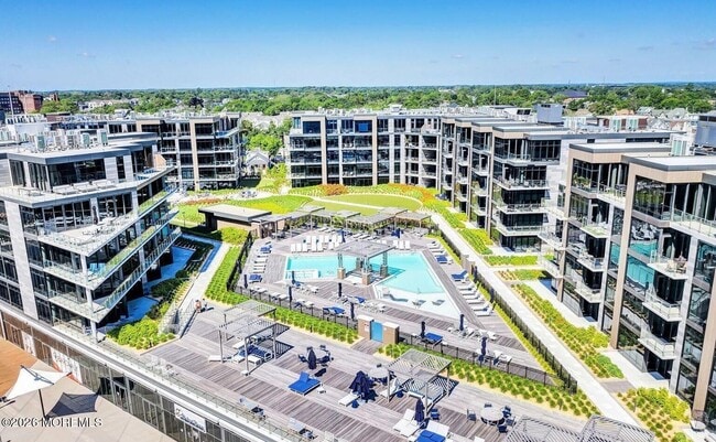 Building Photo - 30 Melrose Terrace Unit 219