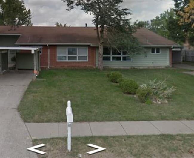 Building Photo - 1507 Fairway Dr