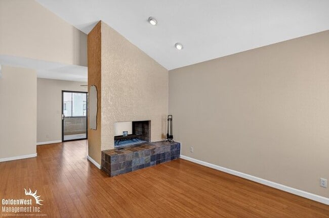 Building Photo - Bright and Modern 1Bdm 1Ba Condo Near Downtown Scottsdale! Unit 309