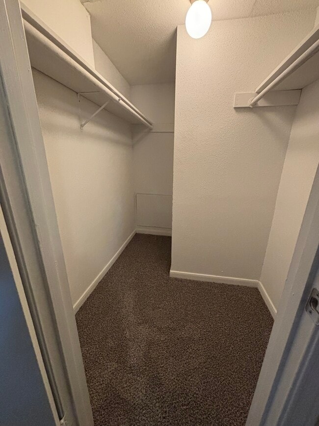 Walk-in closet
