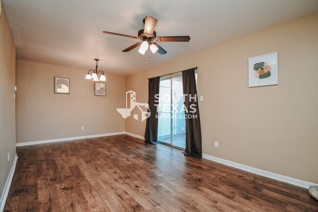Building Photo - 1913 Melrose Ave Unit Apt A