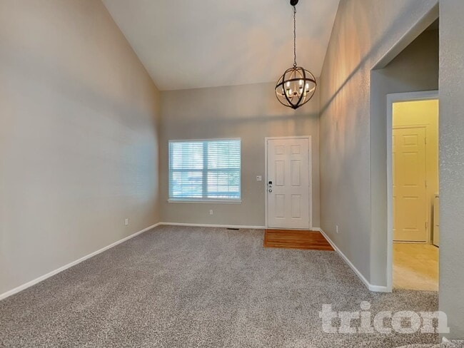 Photo - 4843 S Liverpool Cir