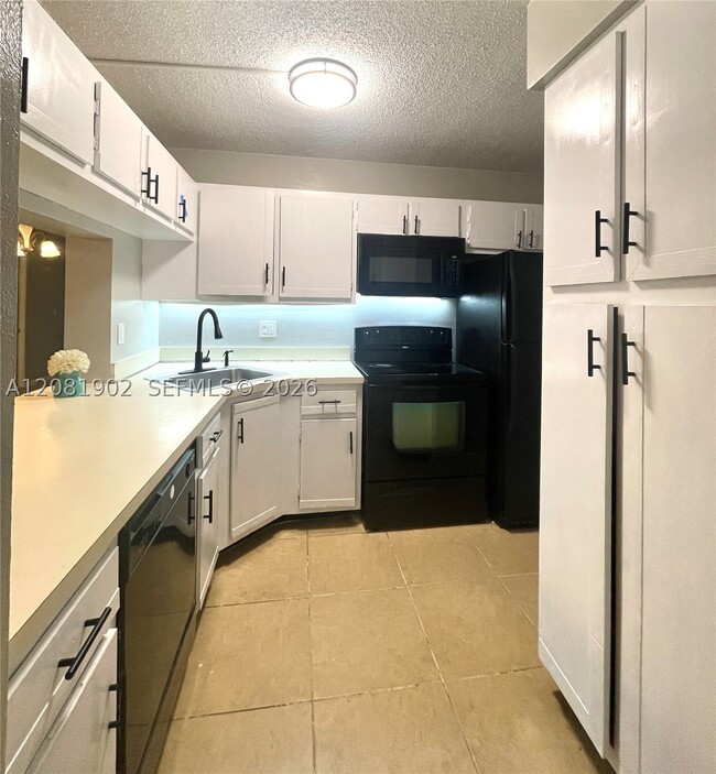 8215 Sun Spring Cir Unidad 22