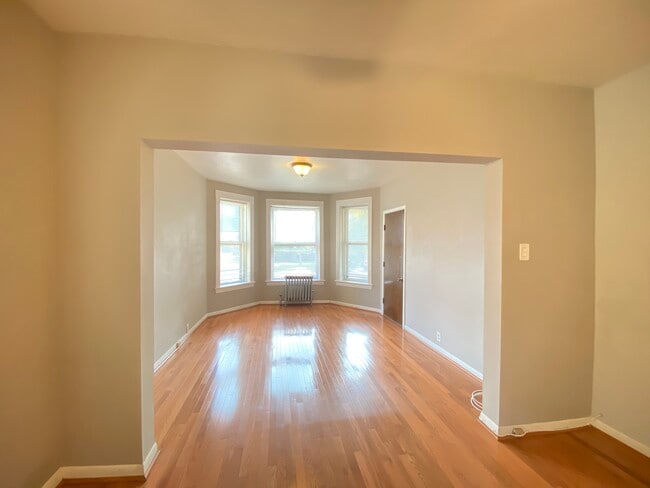 Photo - 2232 W Addison St Unit 1