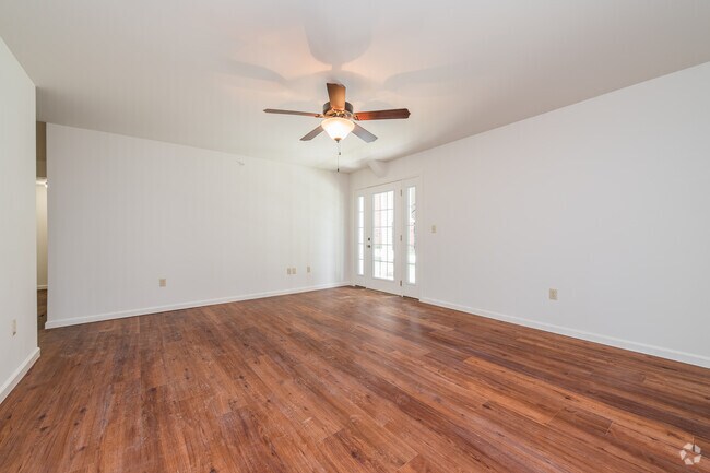 Photo - Norwood Court Apartments
