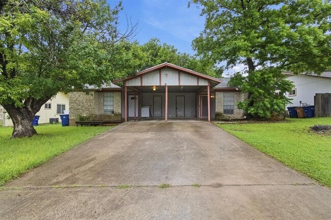 Building Photo - 6305 Emerald Forest Dr