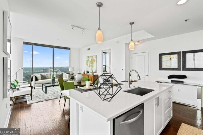 Building Photo - 270 17th St NW Unit 3310