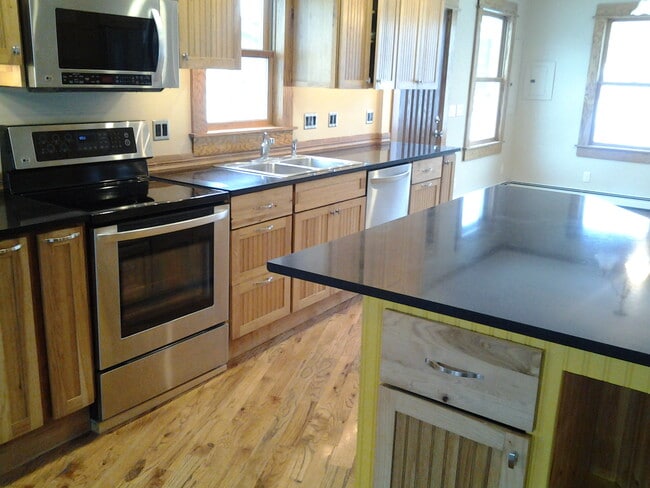 Photo - 500 E 3rd St Unit Bottom