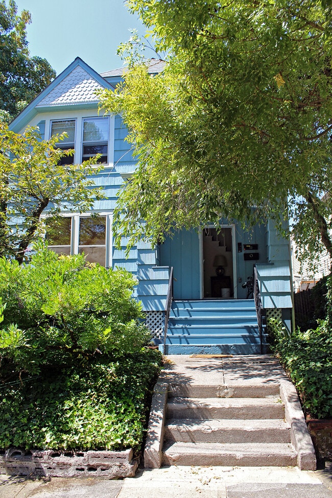 Photo - 221 SE 15th Ave