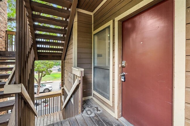 Building Photo - 612 Park Pl Unit 201