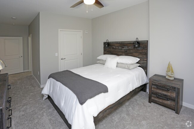 2BR, 2BA, Model - 1,215 SF