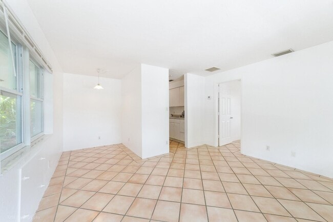 Photo - Spacious 1 bed 1 bath unit in Victoria Park!