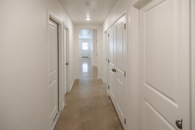 Photo - 1261 Lehmann Dr Unit B