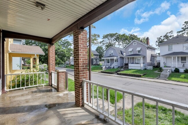 157 S Eureka Ave