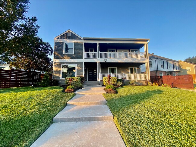 Building Photo - 3359 Ozark St Rental