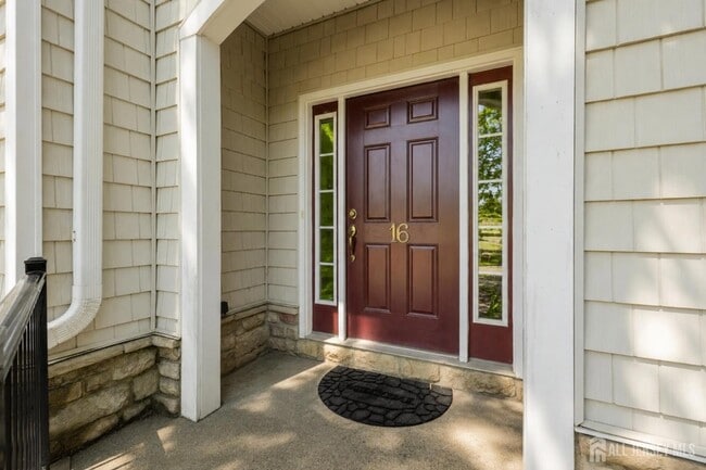 16 Jensen Court