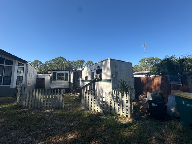 Photo - 4115 Aurora Rd