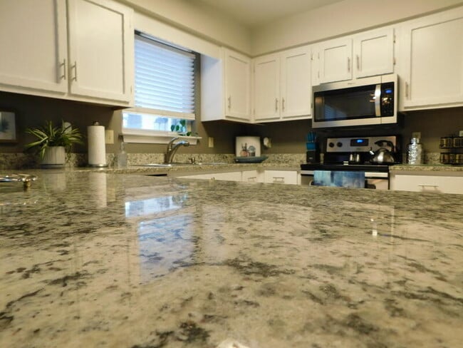 Photo - 939 Ridgewood Way