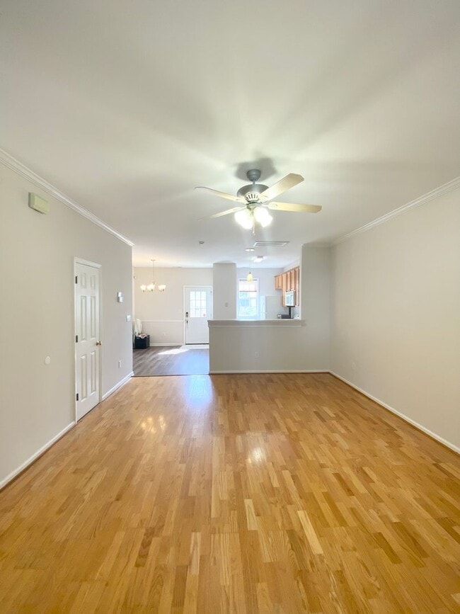 Photo - 330 Commons Dr