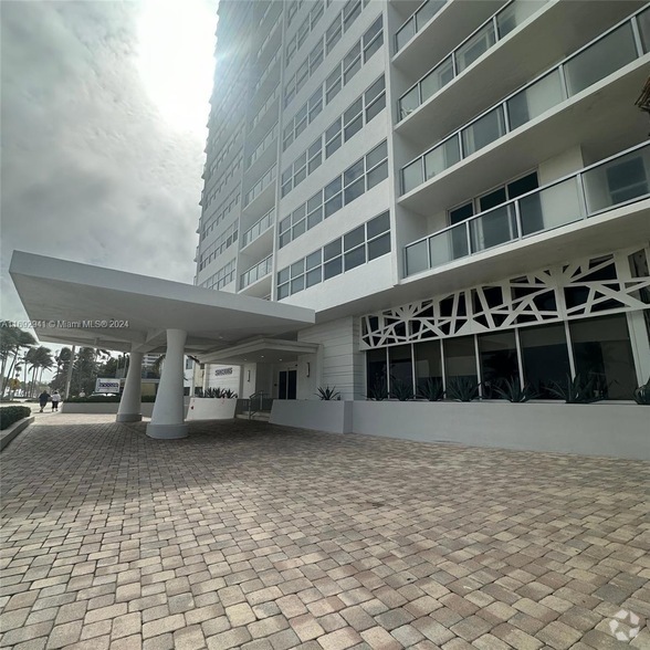 Building Photo - 209 N Fort Lauderdale Beach Blvd Unit 15G Rental