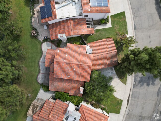 Building Photo - Charming 3-Bedroom, 2-Bathroom Home in the...