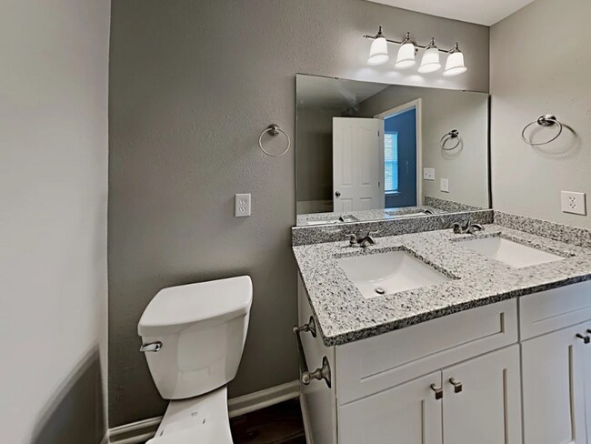 Photo - 345 Hunslet Cir