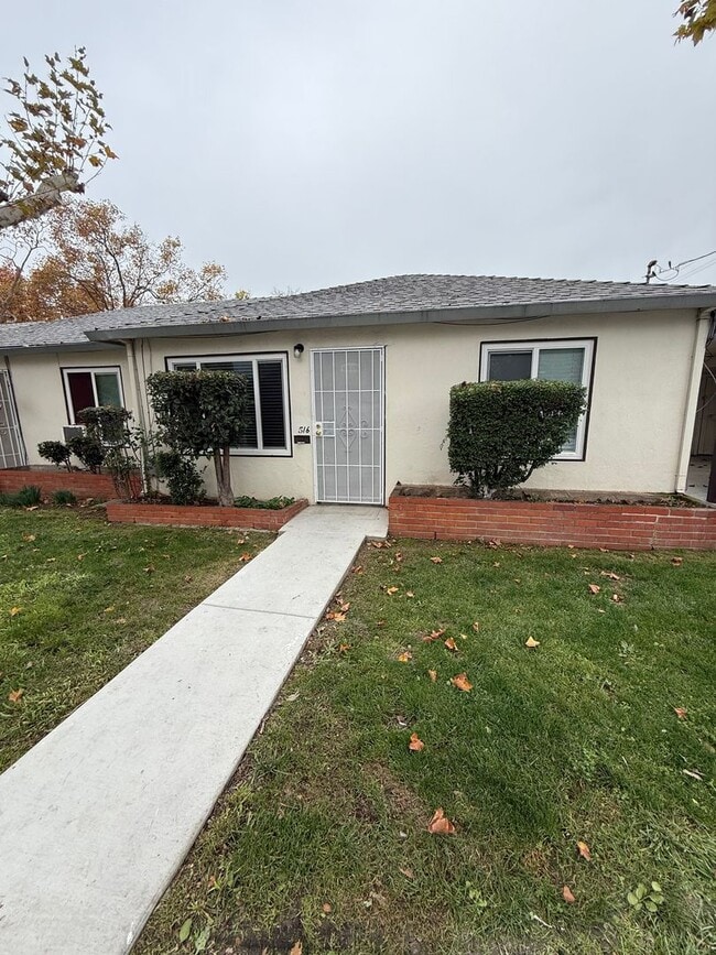 Building Photo - 512 Carpenter St Unit 516 Carpenter St