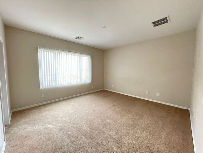 Photo - Carry Over Showing: This property has been shown before and will be rented to the first most qual...