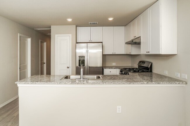 Photo - 13719 Bucket Way