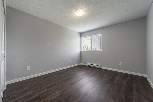 Photo - Lochside Apartments