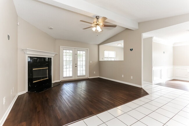 Photo - 8051 Mactavish Way W