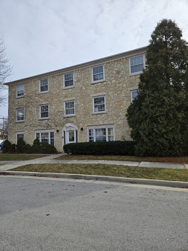 Building Photo - 4304 N Sheffield Ave Unit 6 Rental